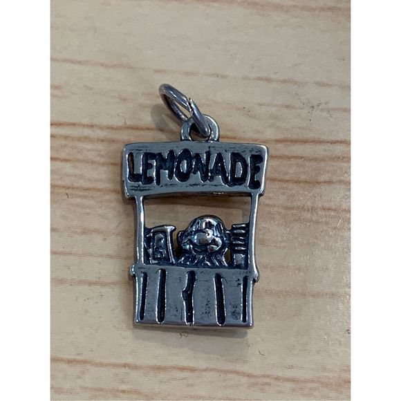 .925 Lemonade Stand Sterling Silver Jewelry Charm - Picture 1 of 4